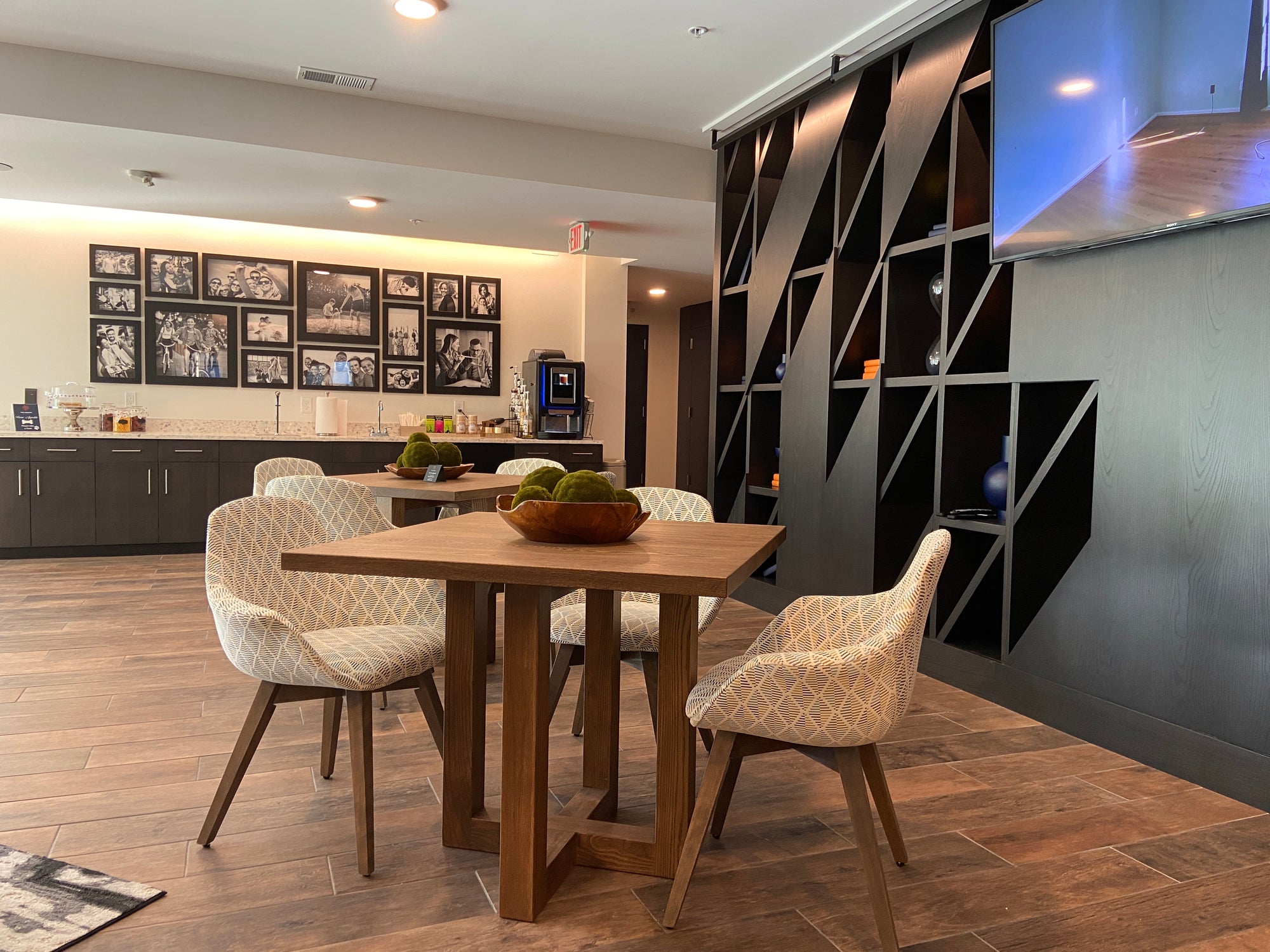 amenity space tables
