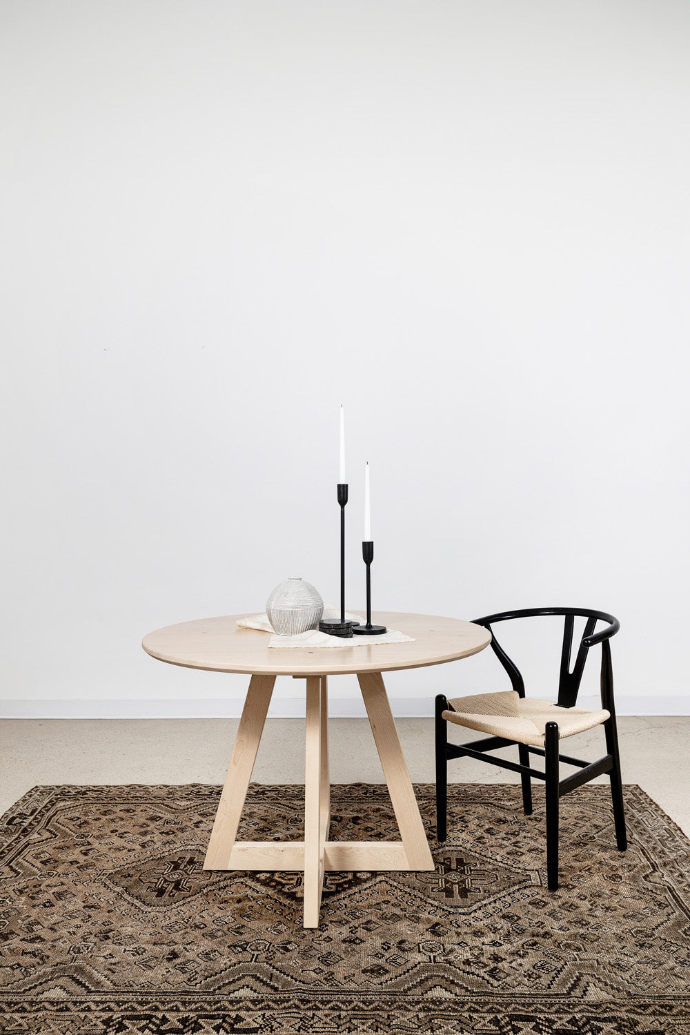 round wood dining table