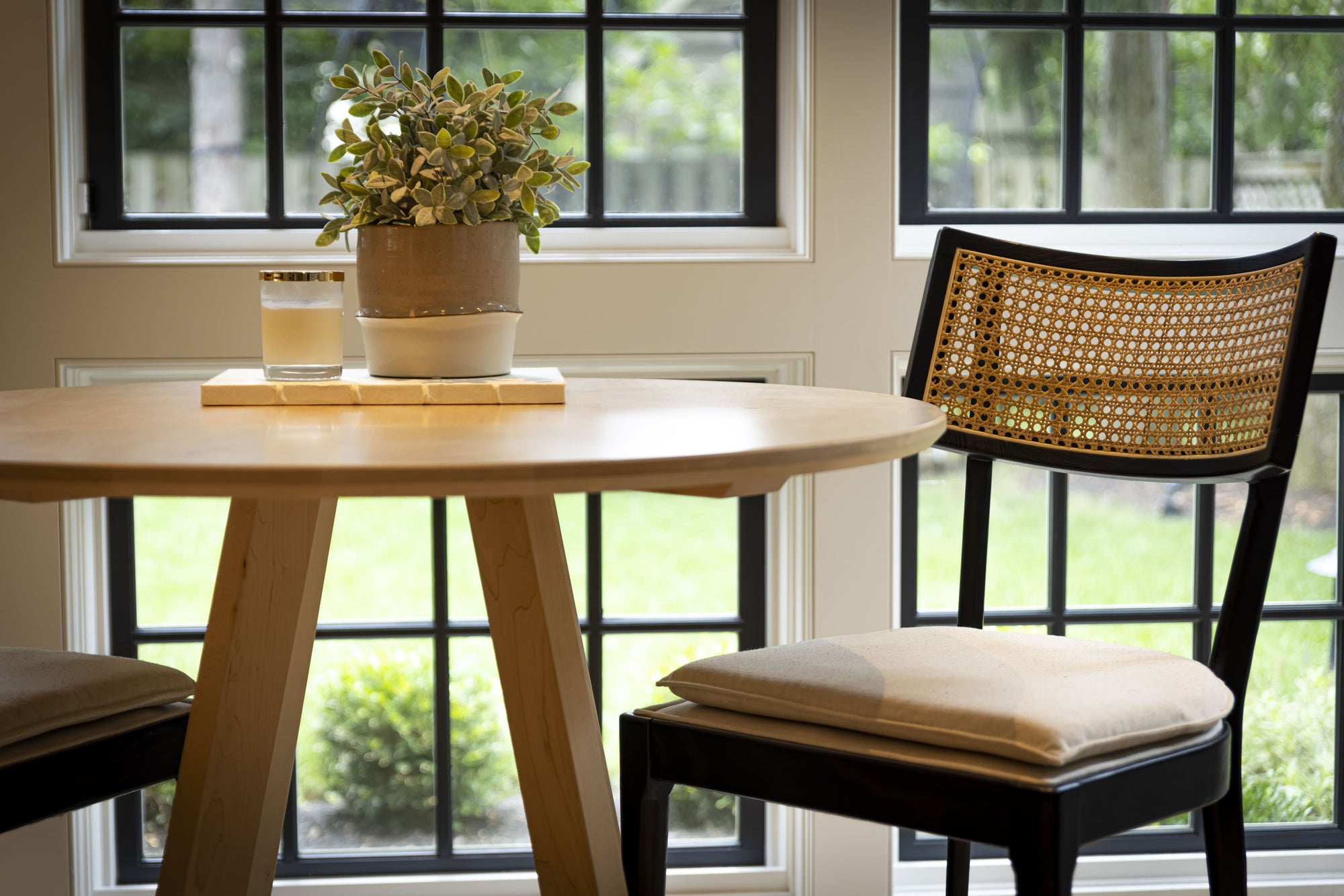 round wood dining table