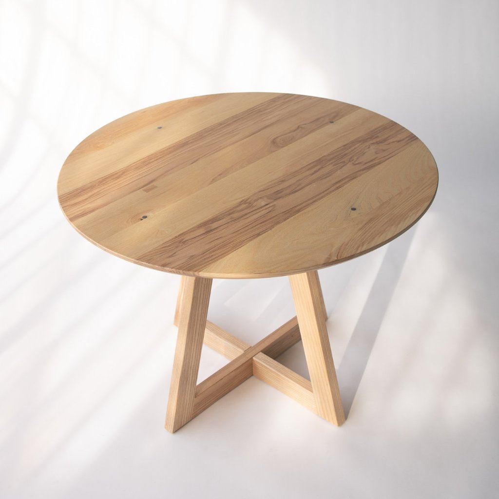 round wood dining table