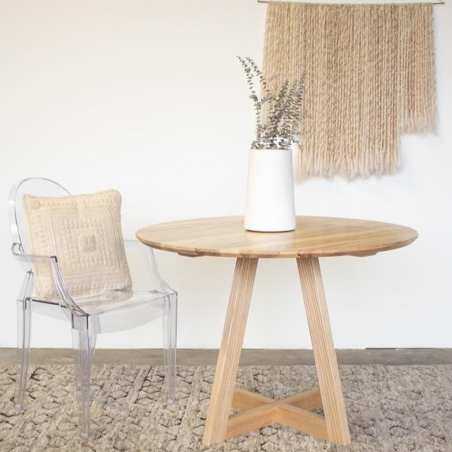 round wood dining table